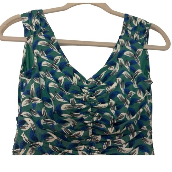 BODIN dress Faux wrap draped  bodice.Rouching in the back.  Full skirt. Lined - Picture 4 of 10